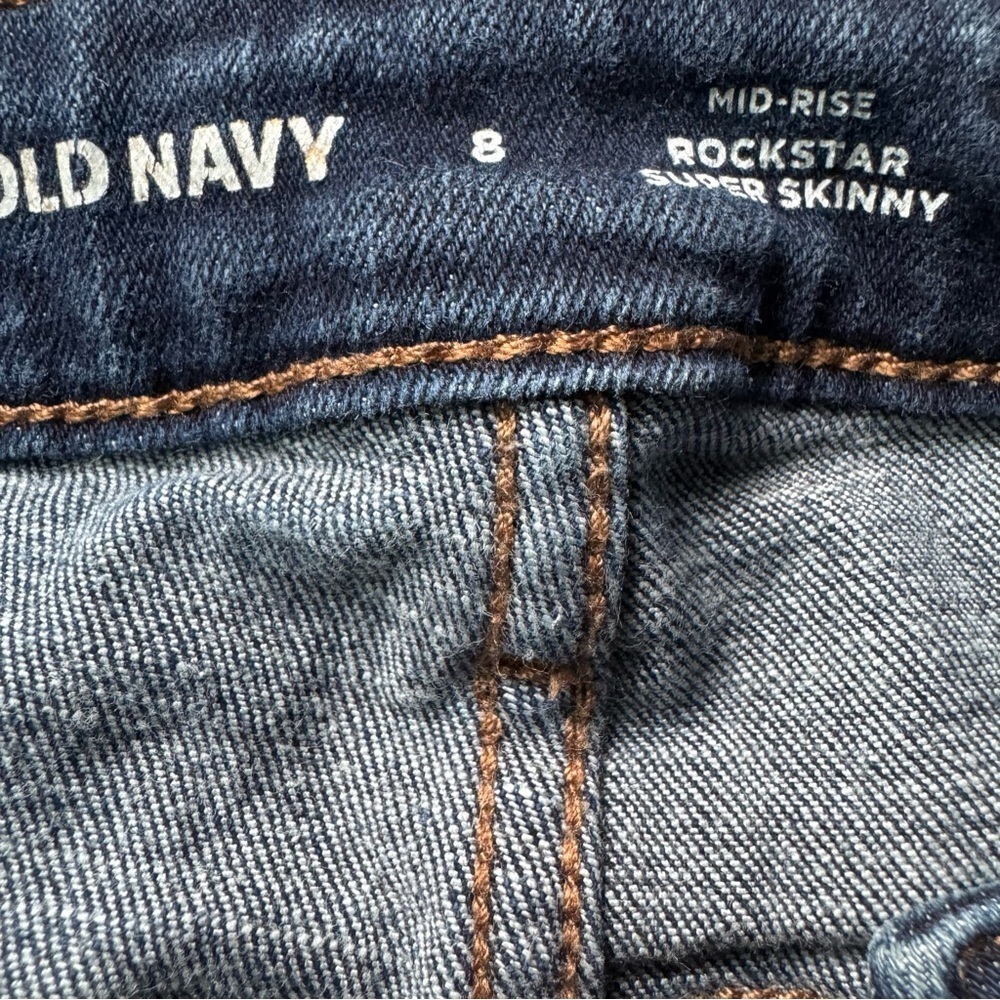 Old Navy Mid Rise Super Skinny Rockstar Jeans - Picture 9 of 13